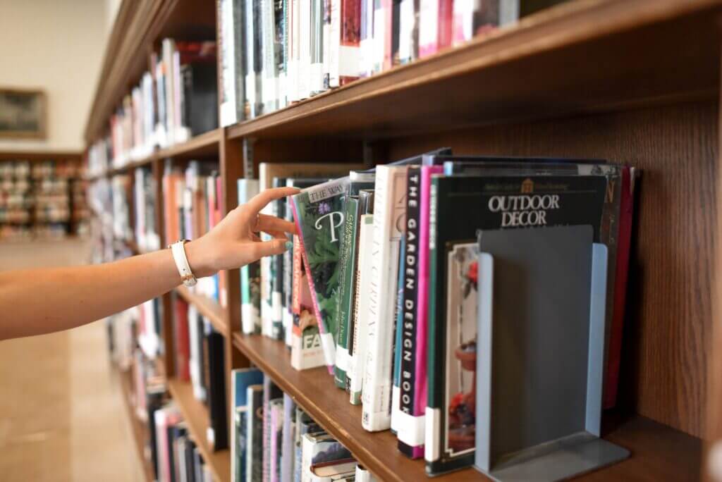 No-diy toddler activities Going to the library is a great get-out-of-the-house activity for year olds